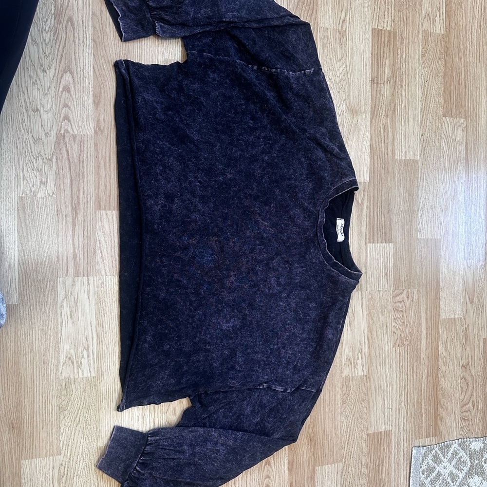 Zenana Outfitters Black & Purple Long Sleeve Top